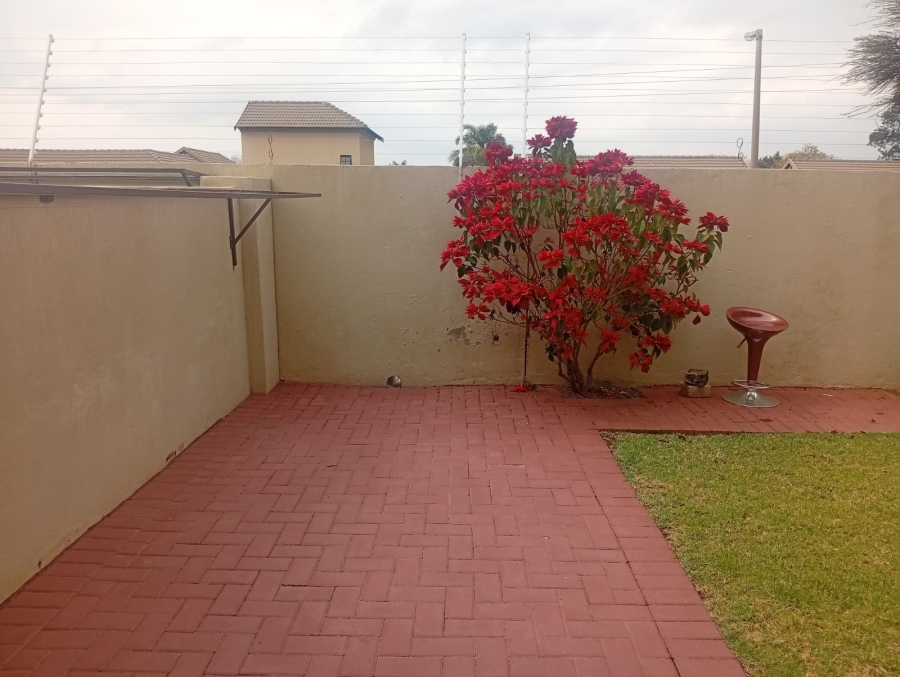 2 Bedroom Property for Sale in Waterval East North West